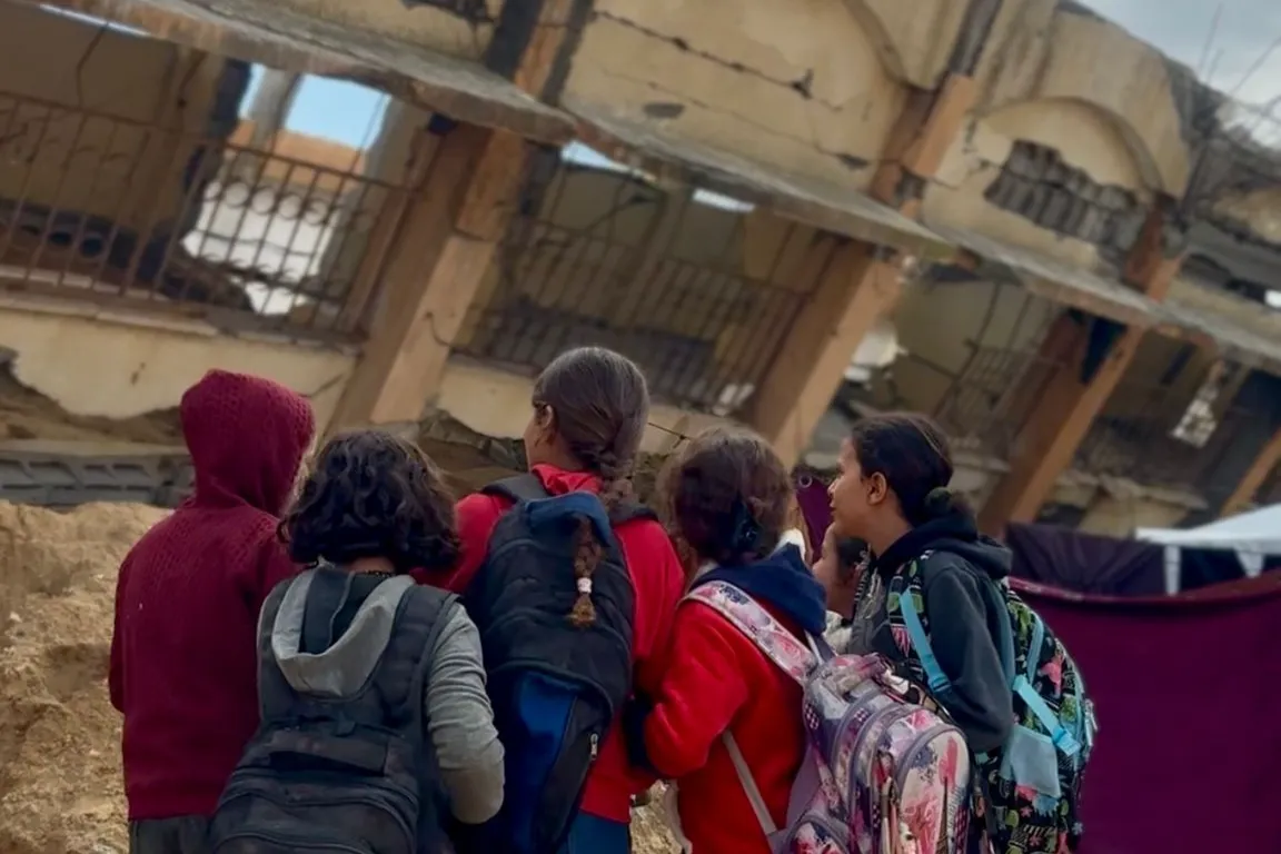 من أجل مستقبل أطفال غزة ؛ نبني مدرسة