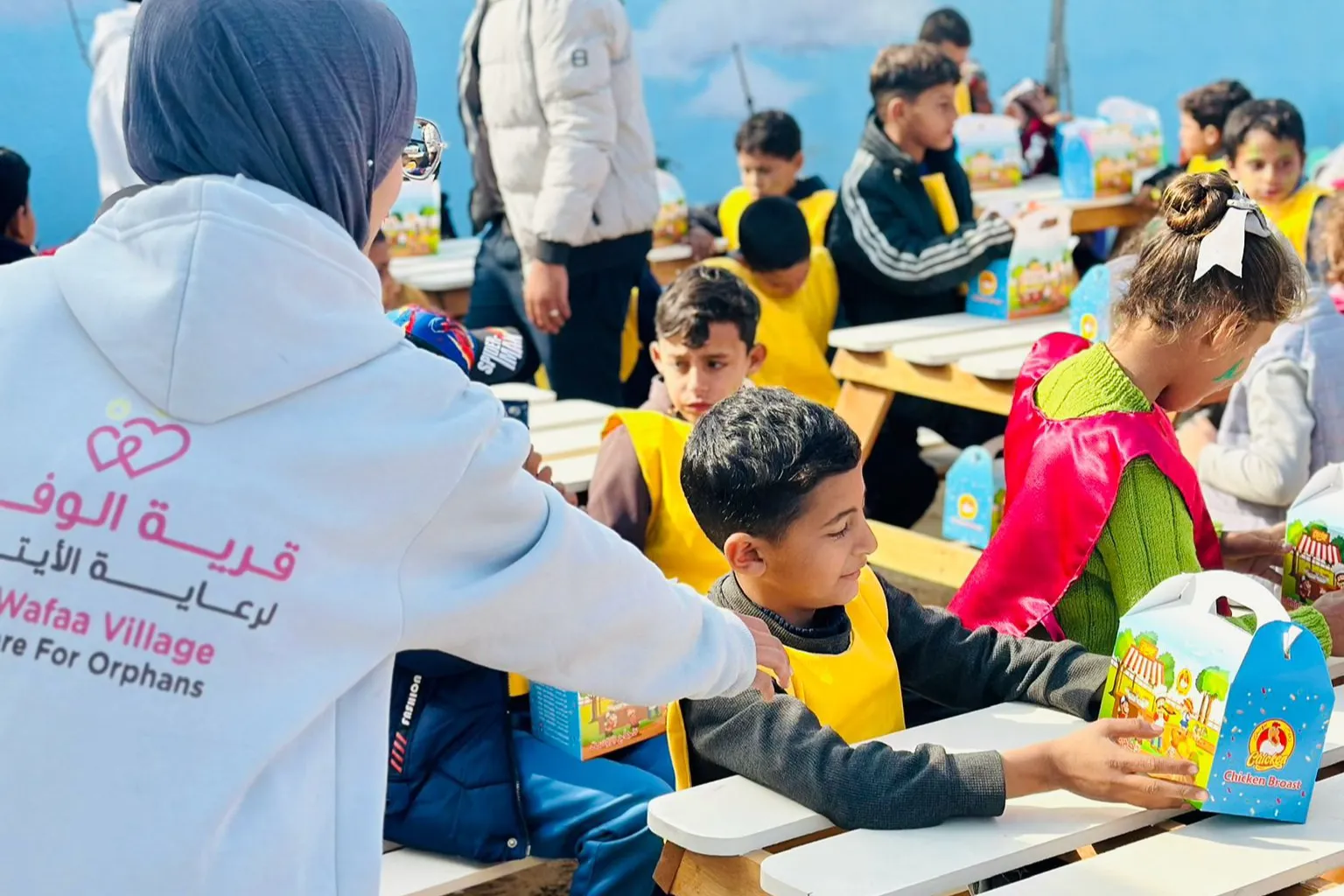 إكفل يتيماً.. ورافق النبي في الجنة